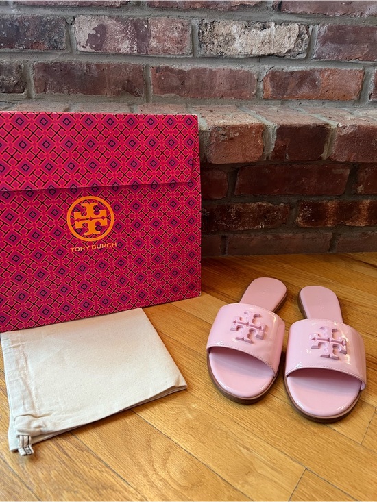 Tory Burch Shoes - Tory Burch Petunia Pink Soft Patent Leather Everly Slide Sandals